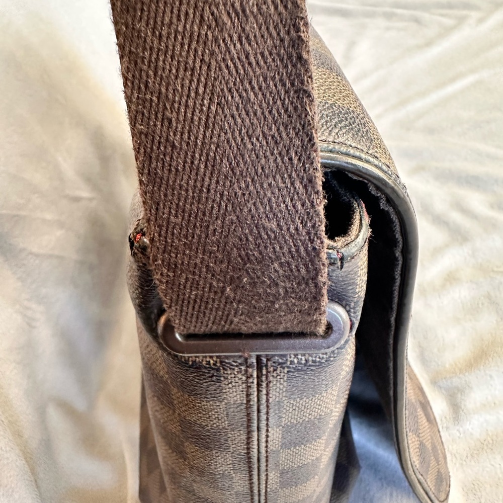 Louis Vuitton Bag - Picture 9 of 11